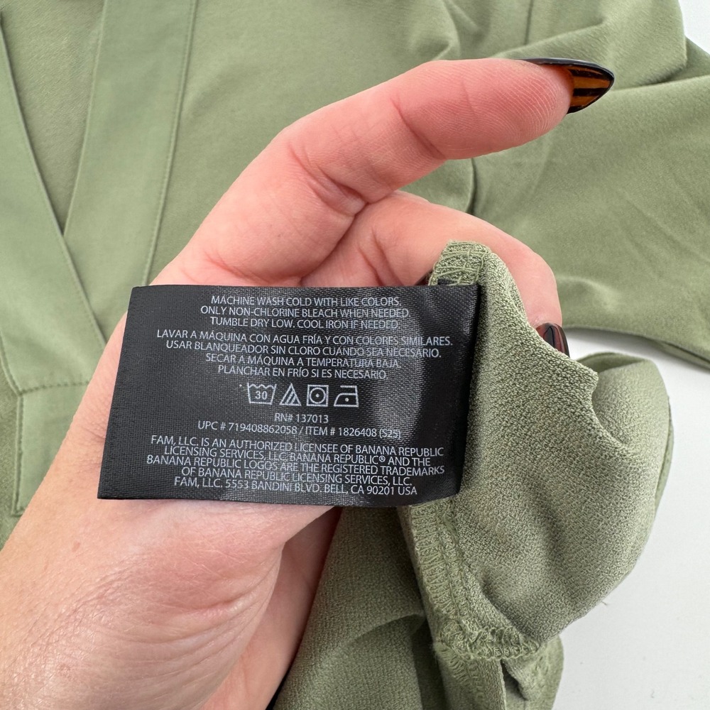 Banana Republic Split Neck Minimalist  Olive Green 3/4 Sleeve Top Large Office - Picture 8 of 10